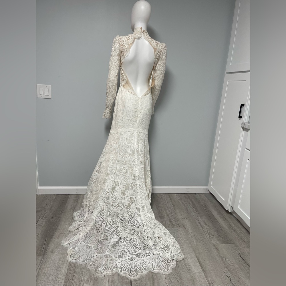 BHLDN Willowby by Watters Orianna High-Neck Open-Back Lace Wedding Gown - Picture 14 of 15